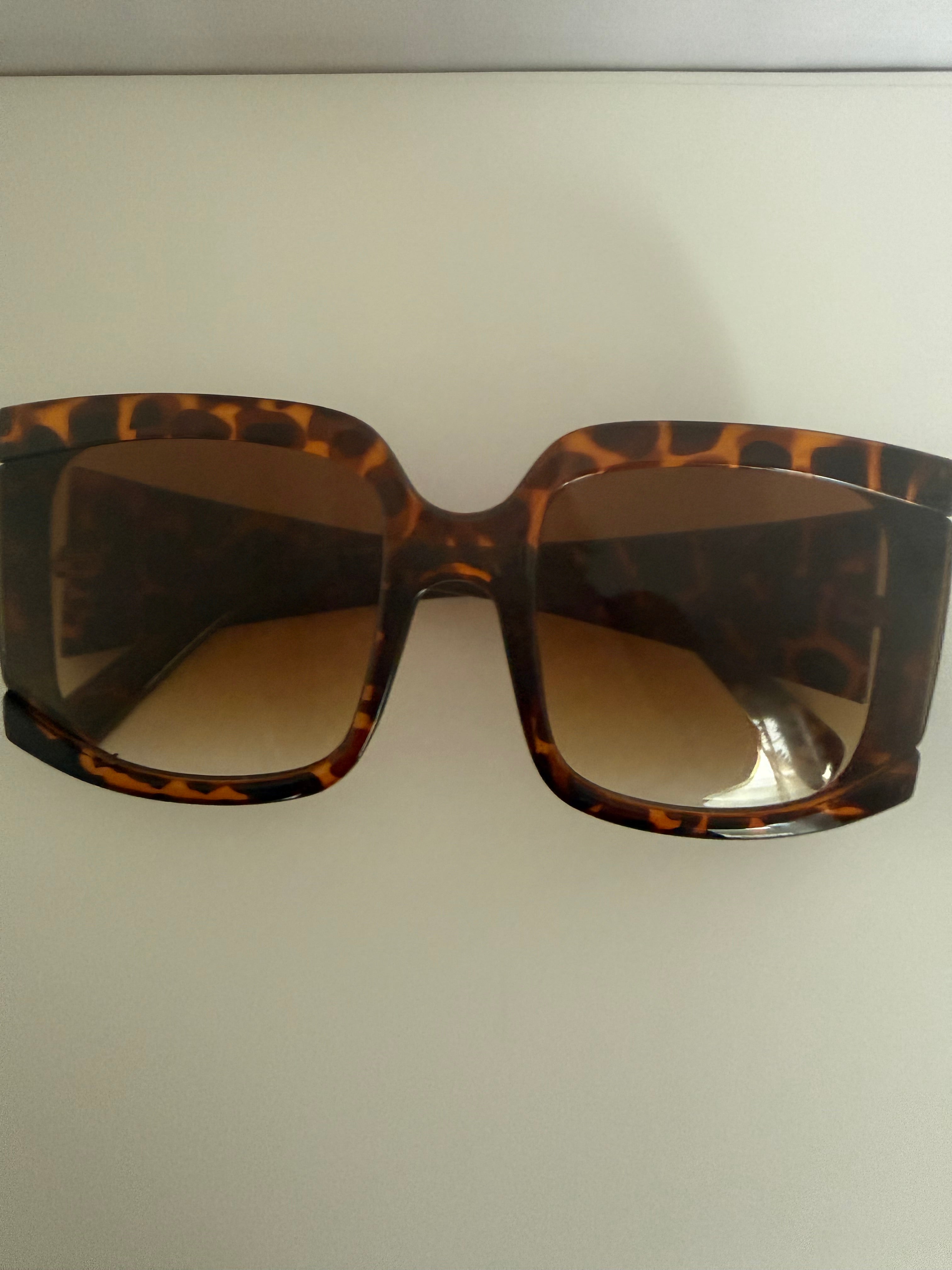Sunglasses +Chain Set