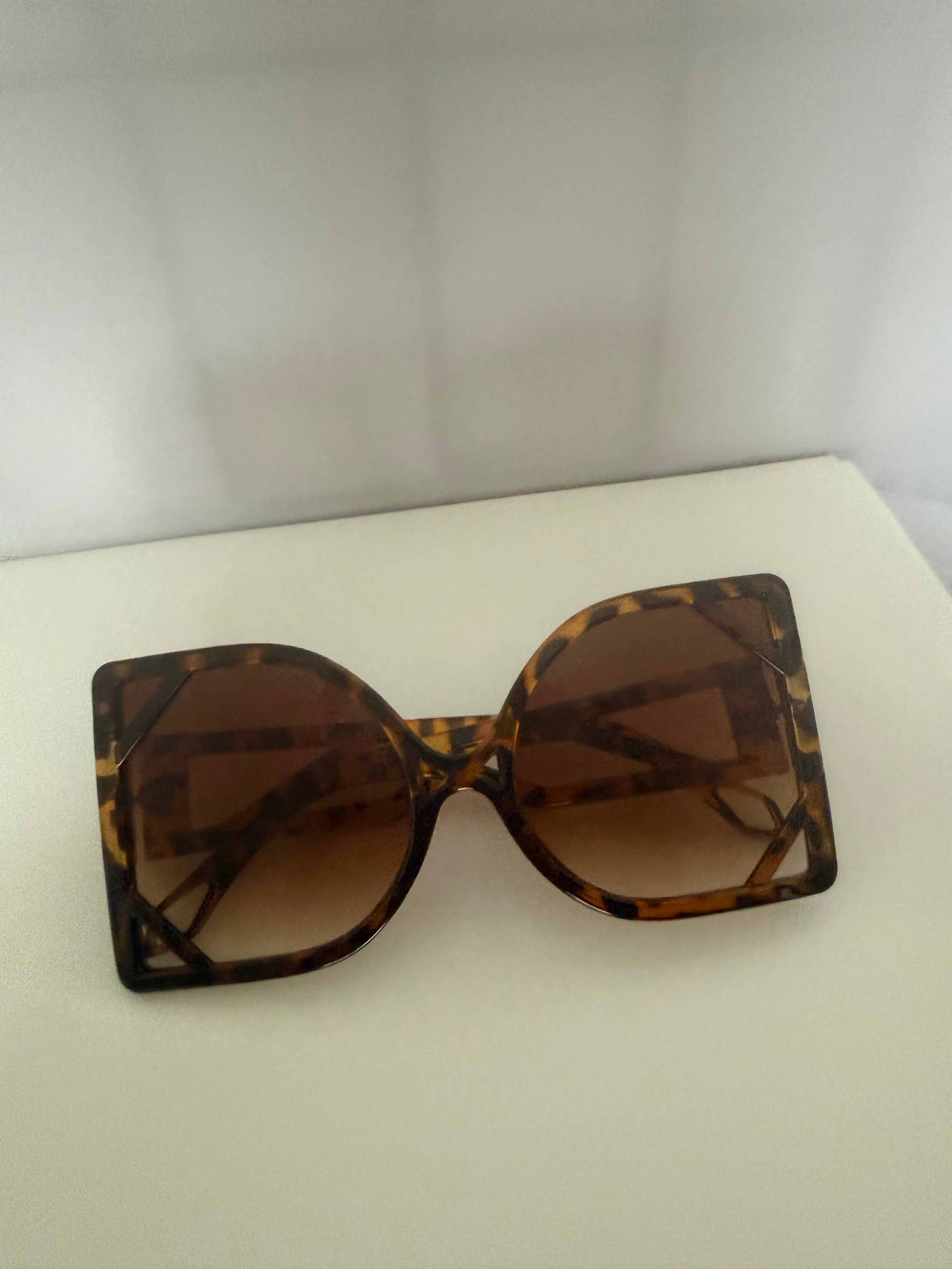 Sunglasses +Chain Set
